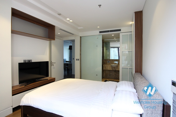 A lake view 2 bedroom apartment for rent in Yen phu village, Tay ho, Ha noi